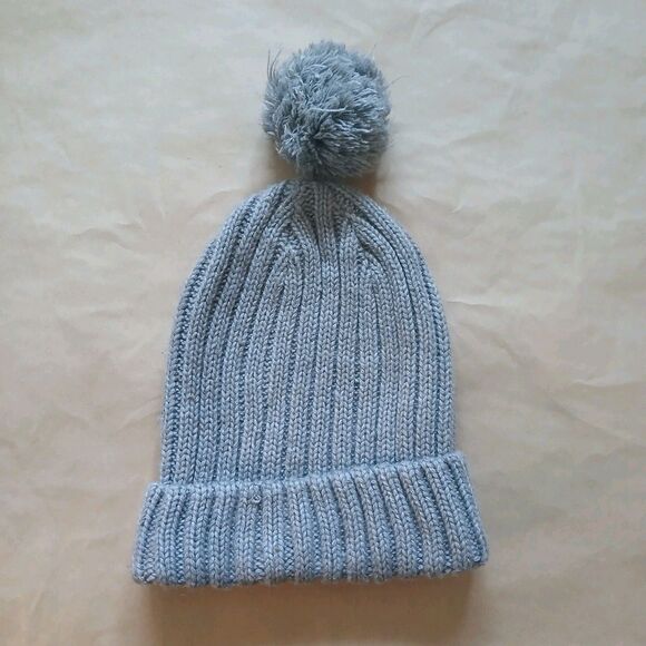 Nike Beanie W/ Pom Pom Grey Winter Holiday Activewear Athleisure - Picture 2 of 4